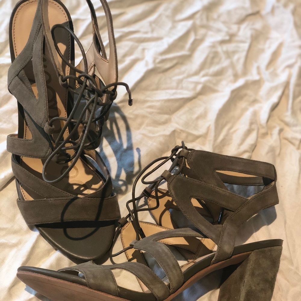 Heels - Picture 4 of 5